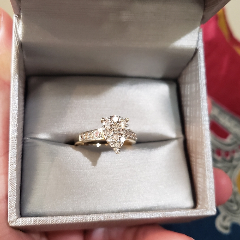 10k yellow gold 1 carat real diamonds ring - Picture 9 of 9